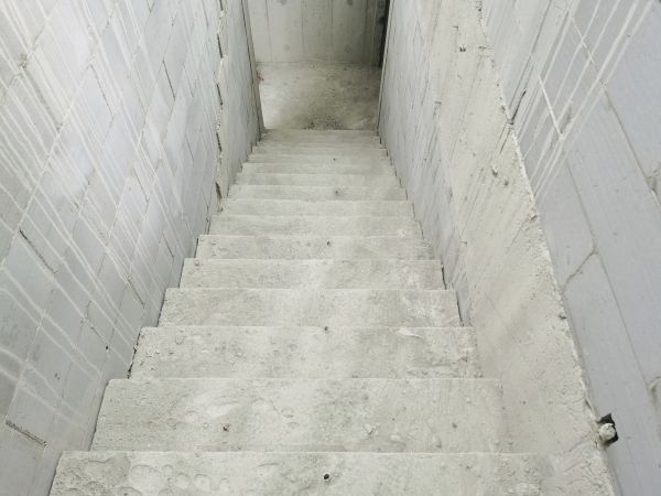 Step Pouring in Athens